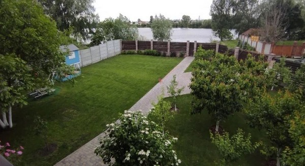 Дом Киев Центральная ул.