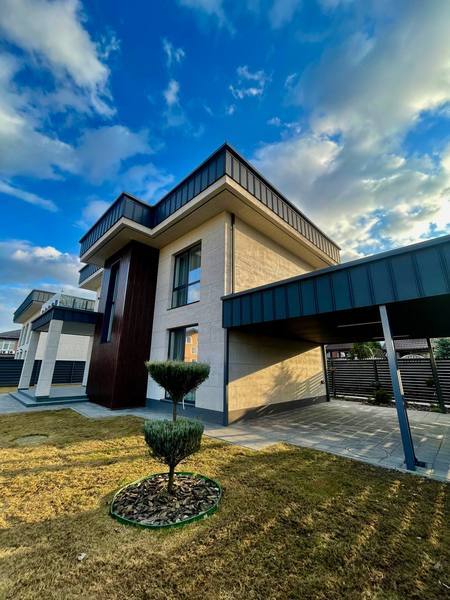 Дом Бучанський Центральна