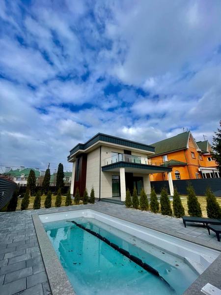 Дом Бучанський Травнева